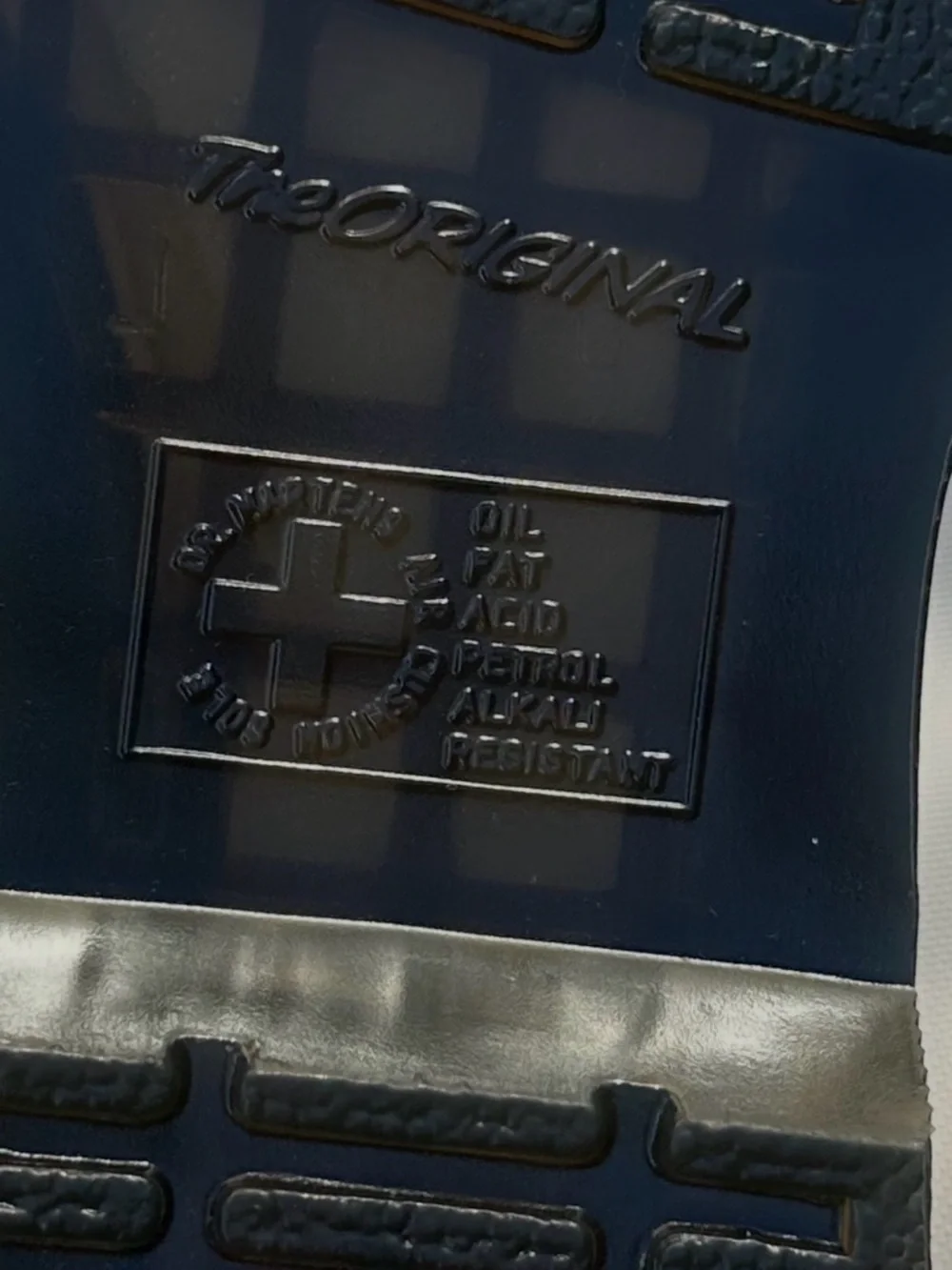 Dr. Martens Black & White Gunmetal 1460 loud leopard leather lace up boot women - Picture 9 of 14